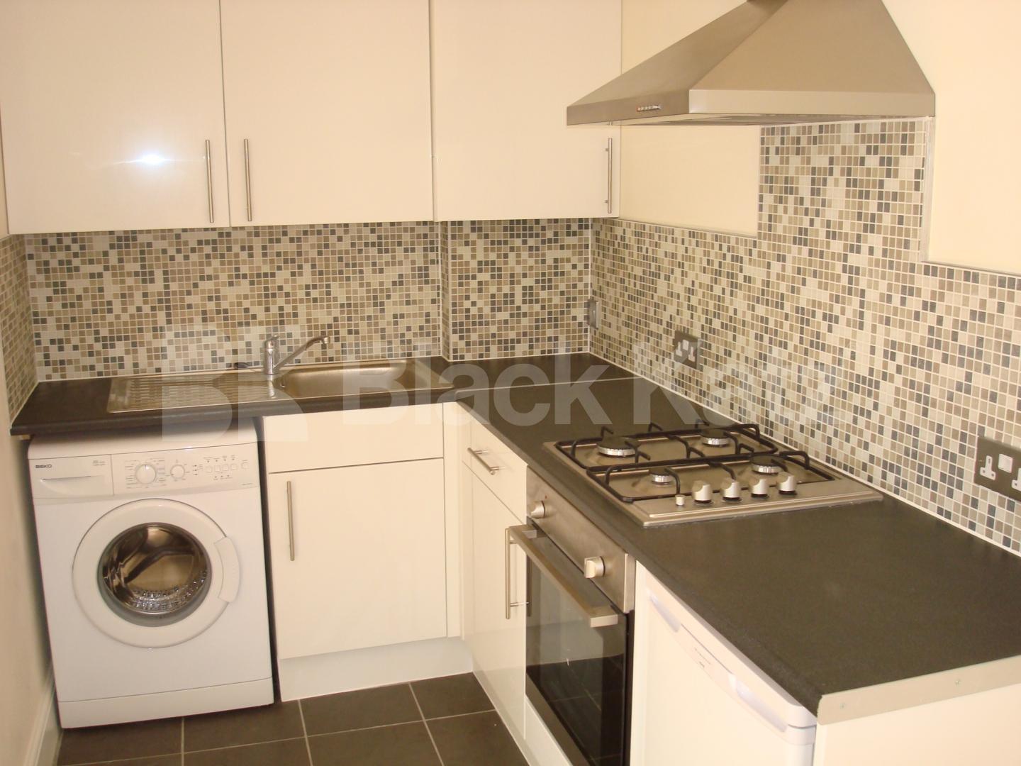 			NEW INSTRUCTION !, 1 Bedroom, 1 bath, 1 reception Flat			 Leverton Street, KENTISH TOWN